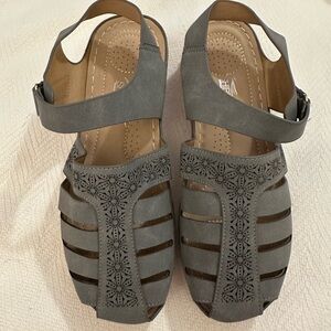 Gray Women's Sandals Size 8.5